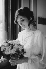 Création de robe de mariée sur-mesure