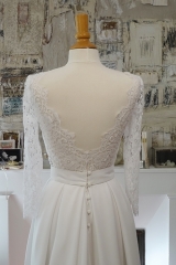 Robe de mariée décolletée dans le dos Atelier Sylvie Mispouillé