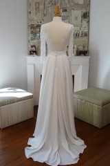 Robe de mariée manches longues et dos nus en dentelle Sylvie Mispouillé