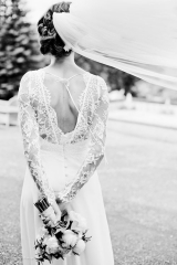 Robes de mariée dos nu en dentelle de calais Sylvie Mispouillé