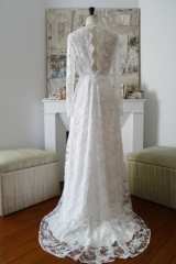 Robe de mariée sur mesure en dentelle atelier toulouse Sylvie Mispouillé