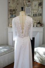 Robe de mariée blanche dos en V en dentelle Sylvie Mispouillé