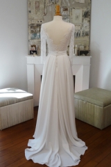 Robe de mariée manches longues et dos nus en dentelle Sylvie Mispouillé